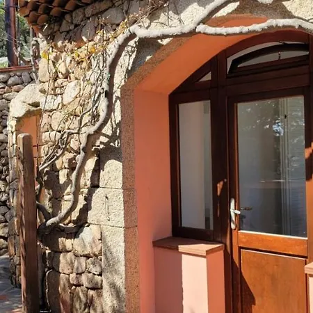 Lupo Cattivo Con Sei Camere- Centro