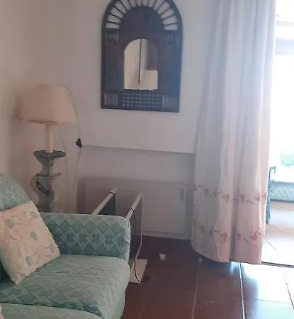 Lupo Cattivo Con Sei Camere- Centro فيلة
